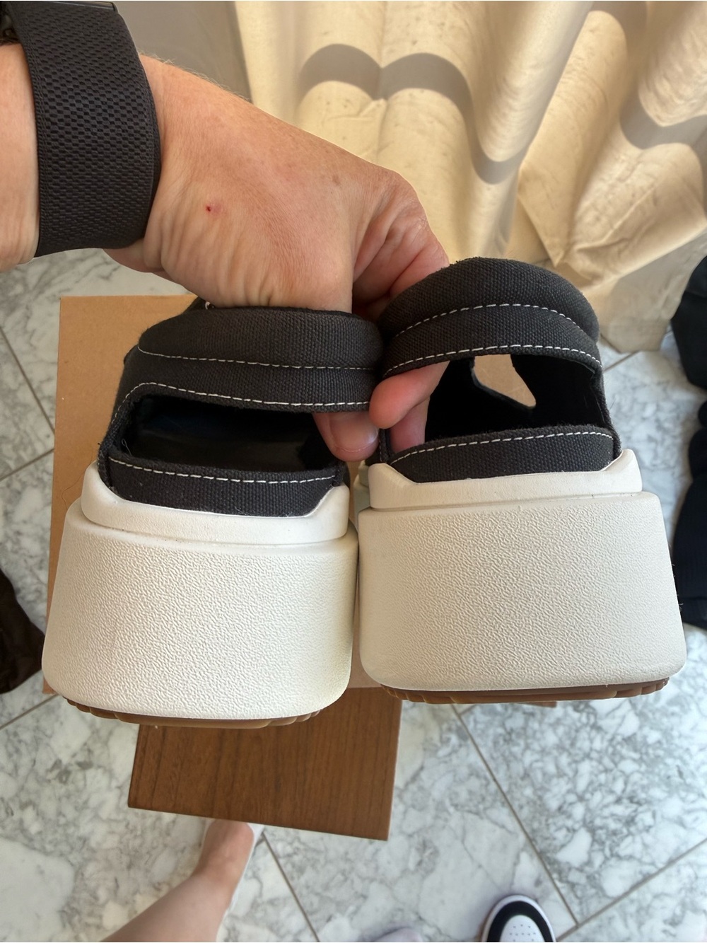 New UGG Ez-Duzzit Platform T-Strap Mary Jane Shoes - Picture 5 of 7